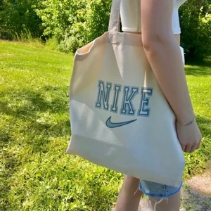 Nike tygkasse - Retro tygkasse som inte kommer till användning. Fraktar också såklart!