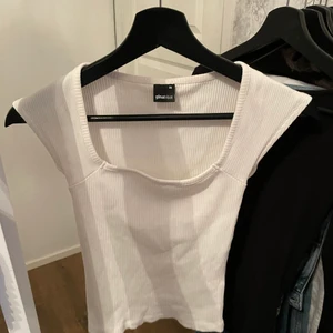 Tröja - Tröja från Gina Tricot i storlek XS. Kontakta mig vid frågor eller fler bilder🫶🏼