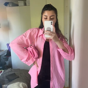 Rosa skjorta  - Rosa fin oversized skjorta  Inte använd 