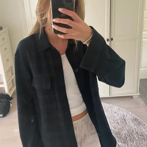 Marinblå rutig overshirt - Marinblå rutig overshirt