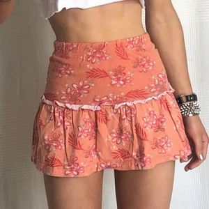 Kjol - Jättefin kjol i xs🌸 fraktar för 44kr eller möts i Fridhemsplan 👼