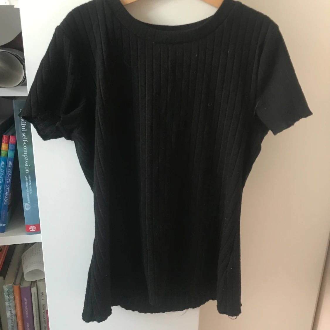 jättesnygg ribbad baby-tee