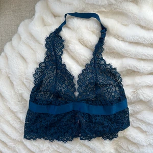 Bralette  - En bralette jag använt kanske 2 gånger. Lite för liten för mig då jag är ganska bred