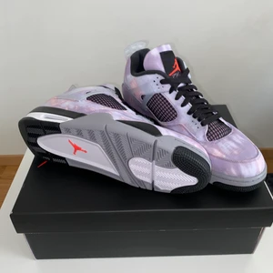 Air Jordan 4 Retro SE ”Zen Master” -  Säljer ett par Air Jordan 4’s ”Zen Master” i storlek 45,5/11,5  ✅ Köpta från Snkrs (Nike) ✅ Helt nya / Oanvända (DS)  ✅ Kvitto finns  Pris: 2600 kr Kan mötas upp eller fraktas dubbelboxad via PostNord 🚚  Skicka PM för mer info(: