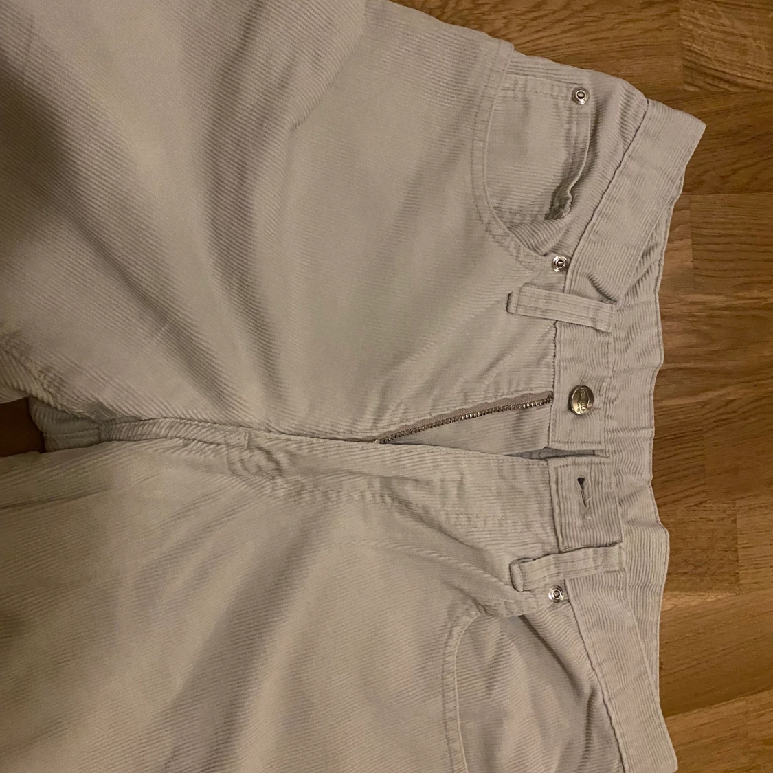 Beiga jeansbyxor - 91