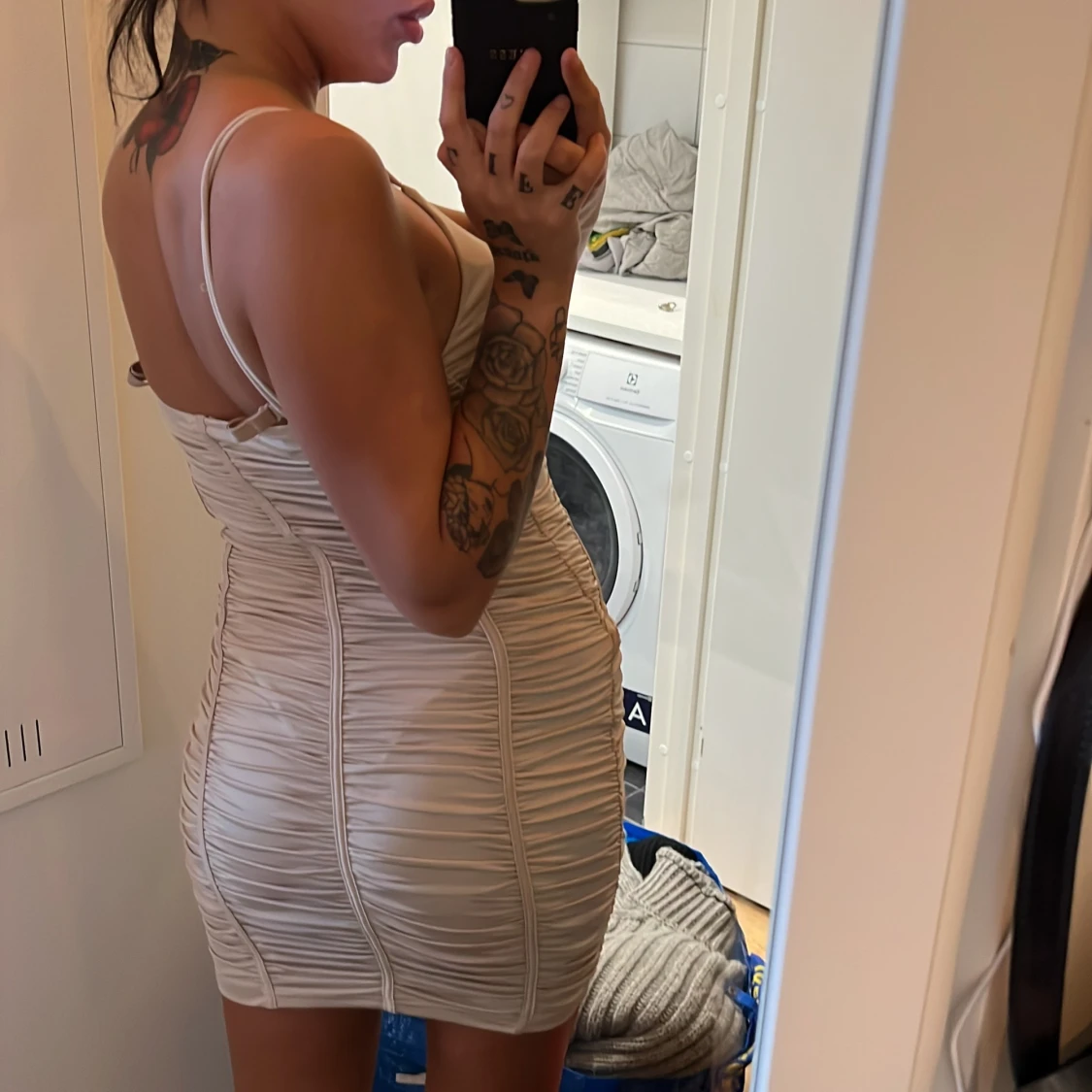 Klänning med scrunch - 90