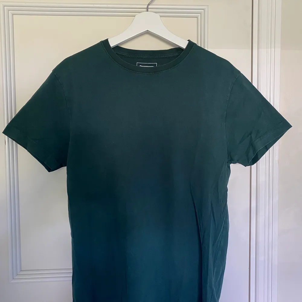 Grön T-shirt från Dressman💚 Basic & funkar till allt! Köparen står för fraktkostnad💚. T-shirts.