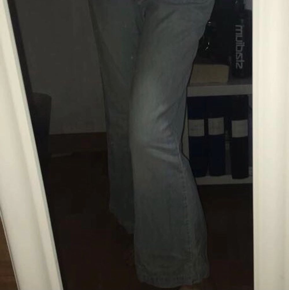 Gratis frakt/ Free shipping  Light flare jeans. Längd: 173/ Lenght: 5’8 . Jeans & Byxor.