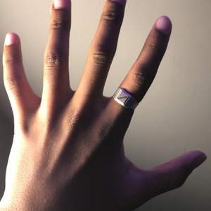 2 st Shimmer silver ringar från Caribien. Oanvända och glänsande