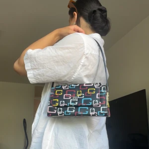 Handväska - Möts upp i centrala Stockholm eller postar mot fraktkostnad 🥰