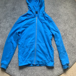 Zip hoodie från asos storlek S - Zip hoodie från asos design som aldrig har kommit till användning i storlek S