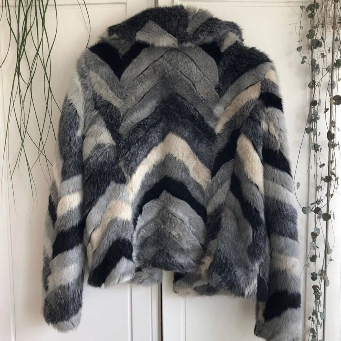 Faux Fur Jacka - 90