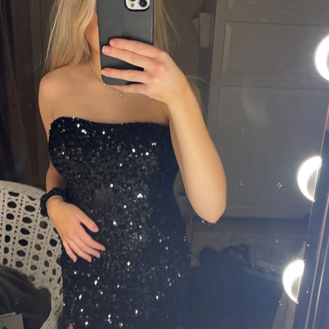 Nelly glitterklänning