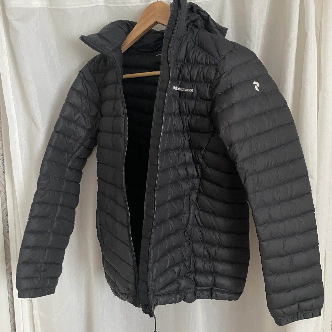 Peak Performance FROST Down Hood Jacket