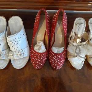 Nya oanvända Festskor/klackar  - Nya oanvända festskor/klackar  Storlekar från 38 till 40/41 150 kr par