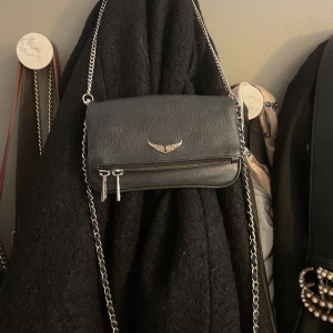 Zadig väska🤗 - Säljer min zadig väska i rock nano modellen Kan gå ner i pris  Eller köp direkt för 700 plus frakt