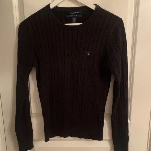 Gant, stickad tröja  - Stickad tröja från gant i storlek M. 200 kr + 66 kr i frakt 