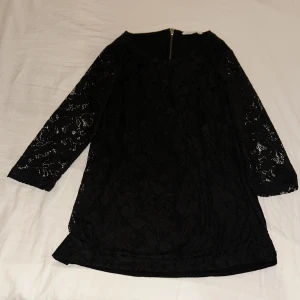 Kortärmad topp - I mycket bra skick till ett bra pris :)