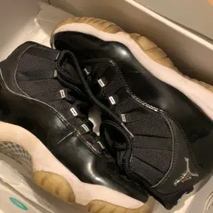 Jordan 11 i storlek 40