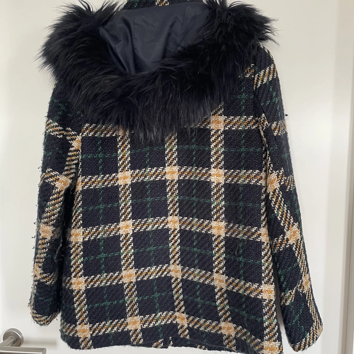 Rutig kort kappa från Esprit - 90