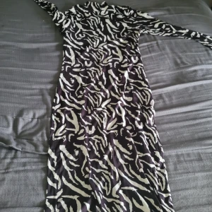 Klänning  - Klänning från shein