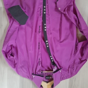 7camicie  - Fint Italien style skjorta från 7camicie.  Ligger bara i förvaringsbox  