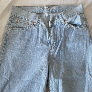 Wifdeleg jeans junkyard  - Fråga gärna om bilder på hur de sitter på!