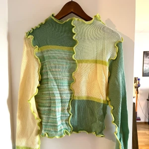 Tröja  - Fint skick 