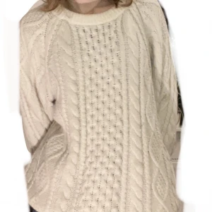 Tröja - Fin stickad tröja men värsta gilmoregirls vibbarna 🌟 inga fläckar eller hål eller så 