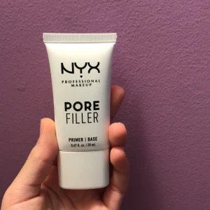 Nyx primer  - Säljer det här nyxprimet då jag it använder primer. Har endast testat en liten liten liten mängd för o se hur d känns. Tryck INTE på ”köp nu”! Vid frågor kontakta mig⭐️ Frakt tillkommer 