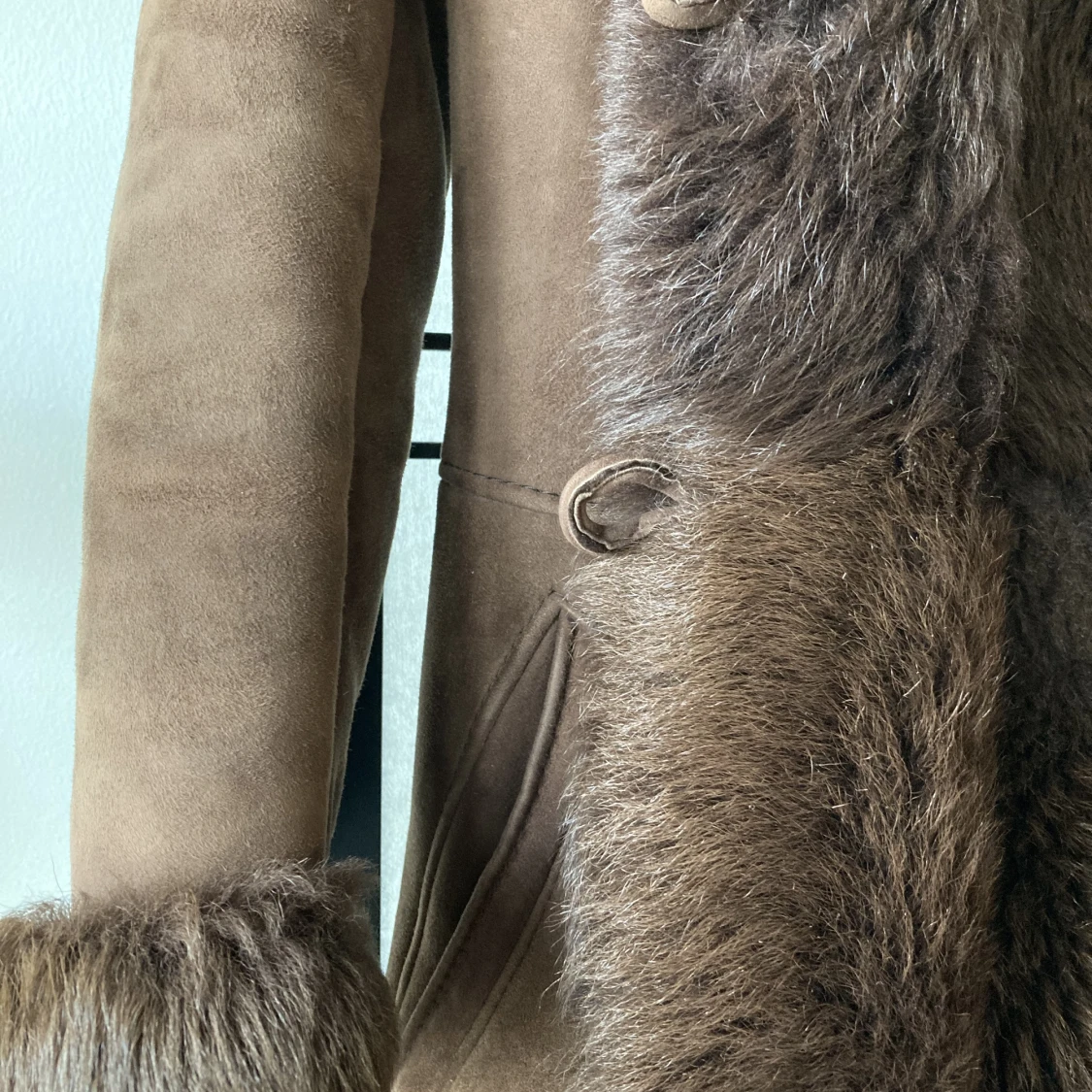 Brun pälskappa  - 91