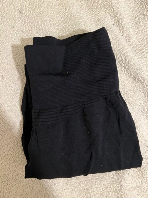 Ronhill tights - Säljer dessa pga används ej längre☺️Dom är ganska så använda😊