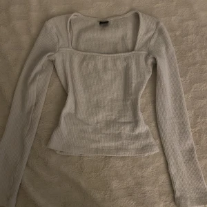 Gina tricot tröja - Säljer eftersom jag inte använder den längre❤️ skit snygg tröja och nyskick❤️❤️