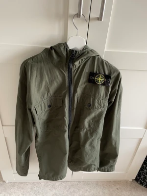 Stone island  - Säljer en stone island windbreaker. Storlek Small. Bra skick. 