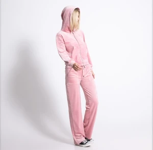 VELOUR HOOD ”ELLIE” - Säljer nu detta supersköna sett från lager157 för att de är förlitet för mig tyvärr. Varken tröjan eller byxorna har inga hål eller liknande skråmor. 