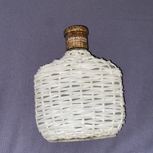 John Varvatos Artisan Pure - 125 ml Mer än 95% av flaskan kvar.  Inköpt på rea för ca 600 kr - originalpris ca 900 kr Pris kan diskuteras  Byte funkar bra också