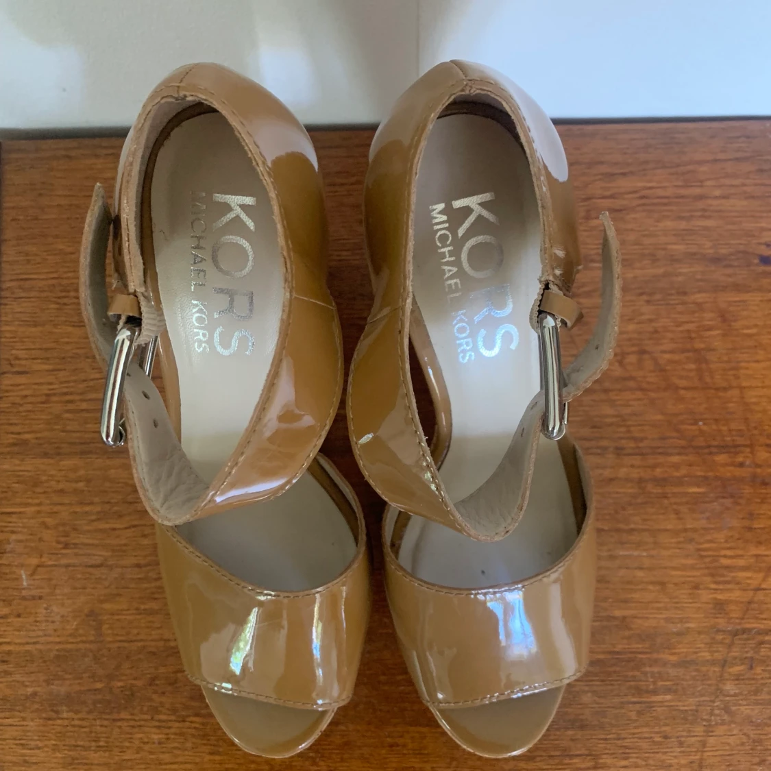 KORS Michael Kors patent leather sandals size 38 - 91