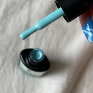 Blått gel lack  - Blått gel lack som används med UV lampa. Endast öppnad, aldrig använt. Säljer massa fler färger så kolla min sida 🦋🦋