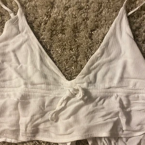 Topp - Gullig topp från pull&bear , stl s. Bra skick.