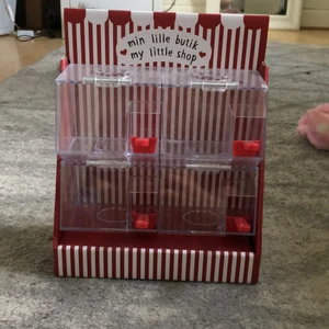 En liten godis shop😊 - Man kan ju förvara vad man vill i den men jag rekommenderar ha det med godis