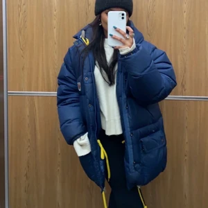 Fjällräven Jacka - Säljer denna jacka då jag tänkte köpa en ny! Buda på! Passa på nu innan vintern kommer 