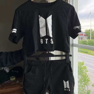 T-shirt och shorts - Storlek S på båda