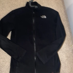 The north face  - Säljer denna äkta the north face jätte skön 