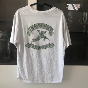 One of one t-shirt st M - Tröjan är använd fåtal gånger. Inga skavanker eller märken. Tröjan är som ny och säljs pågrund av att tröjan är stor i storleken och passar inte mig. 