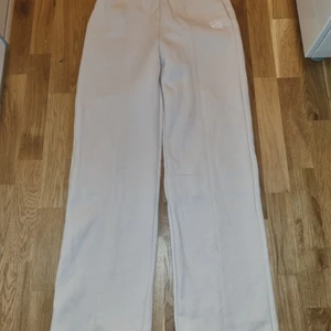 Loungewear mjukisbyxa, stlM - Mjukisbyxa från loungewear i beige färg, Stl M, oanvända