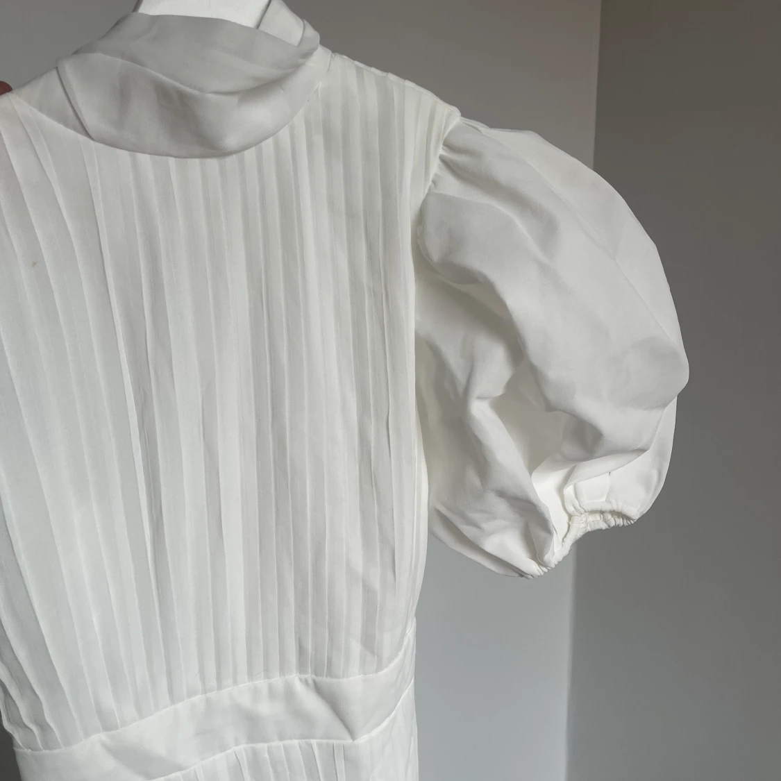 As fin plisserad klänning - 90