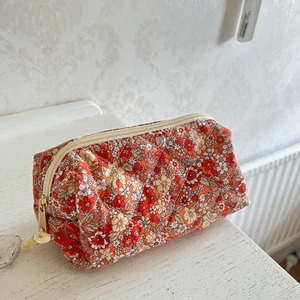 Necessär  - Oanvänd jättegullig necessär