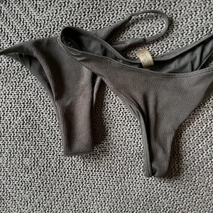 Bikini - Bikinitrosor från SHEIN. Aldrig använt då dom är för små för mig :) 