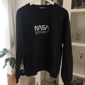 Långärmad tröja  - Långärmad tröja NASA från missguided 