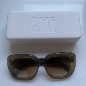 Superfina Chimi glasögon i modellen 108, olivgröna🙏🏽700kr, pris kan diskuteras vid snabb affär